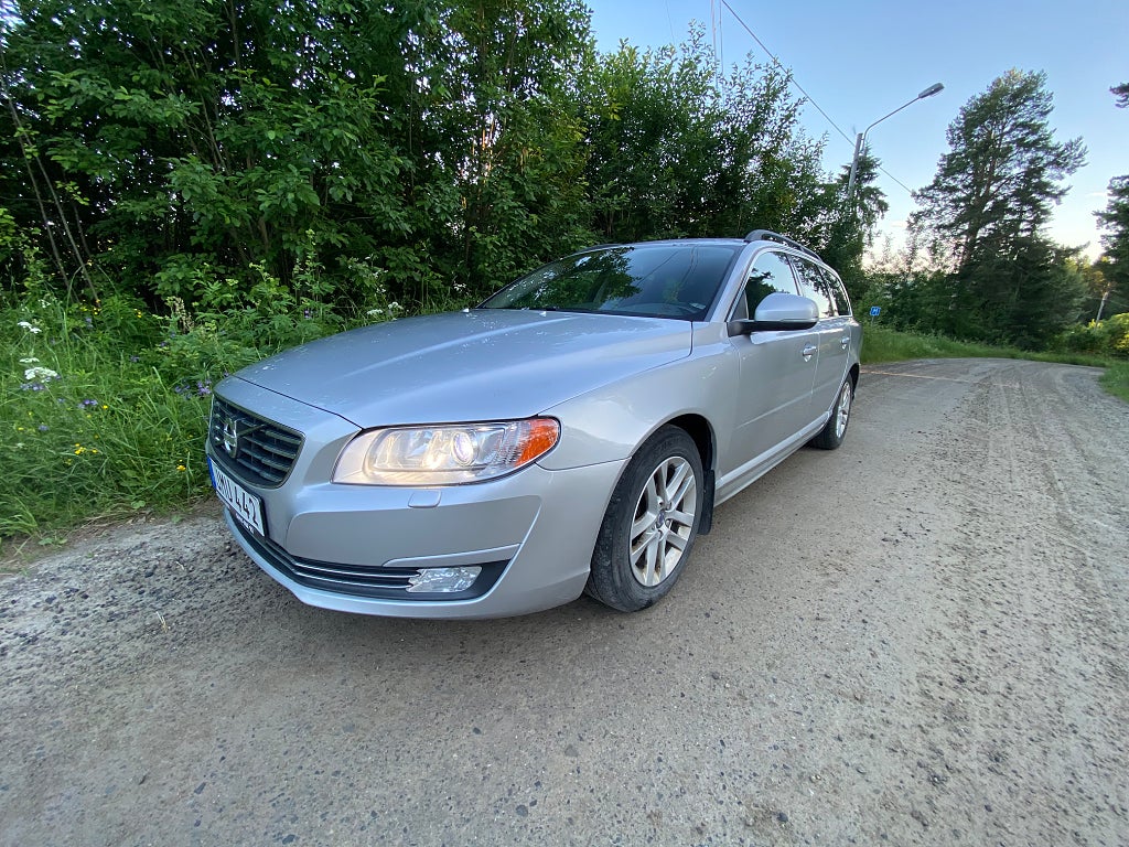 Volvo V70 D2 Momentum *DV/Drag/Bytt k-rem/Ny-bes/serv*