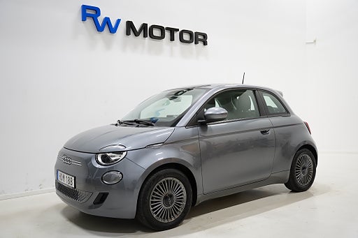 Fiat 500 e 42 kWh Backkamera Navi Carplay RÄNTA 2,95%