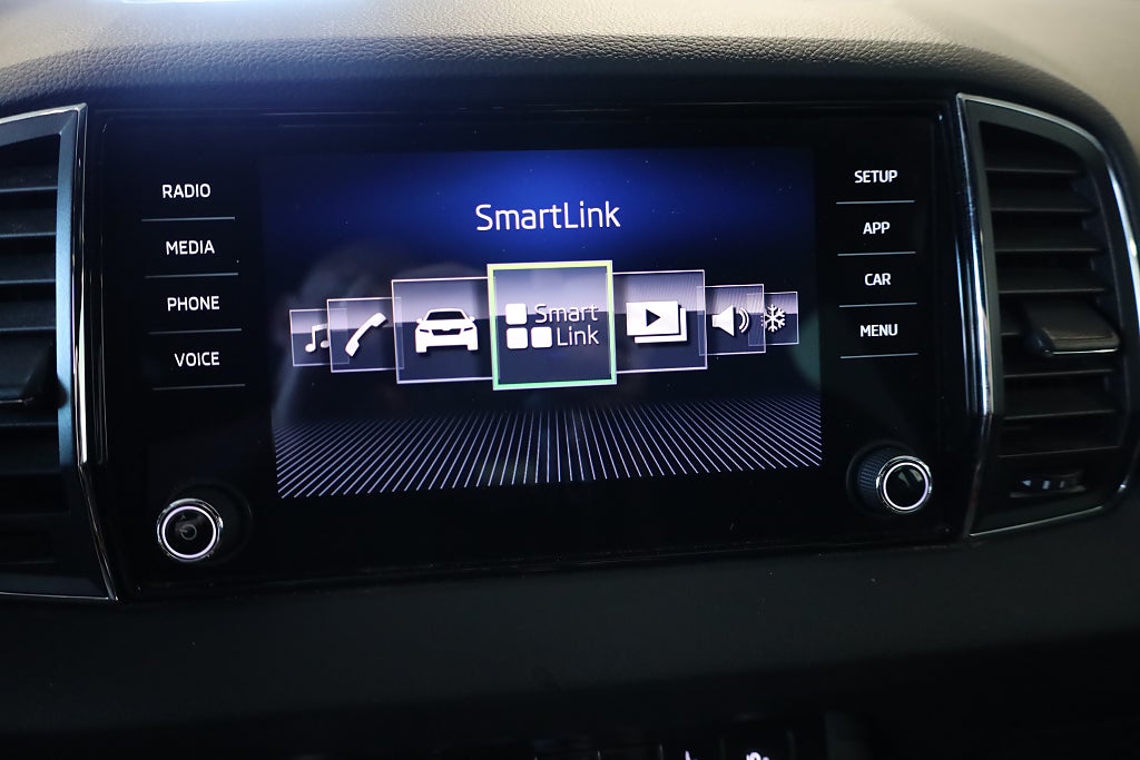 Skoda Karoq 2.0 TSI Sportline 4x4 AUT Drag Värmare Kamera Canton 2019