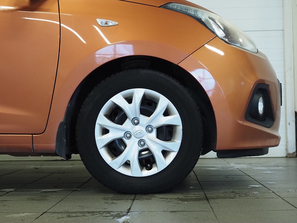 Hyundai i10 1.0 ComfortPlus 67hk Motorvärmare P-Sensorer Rattvärme 2014