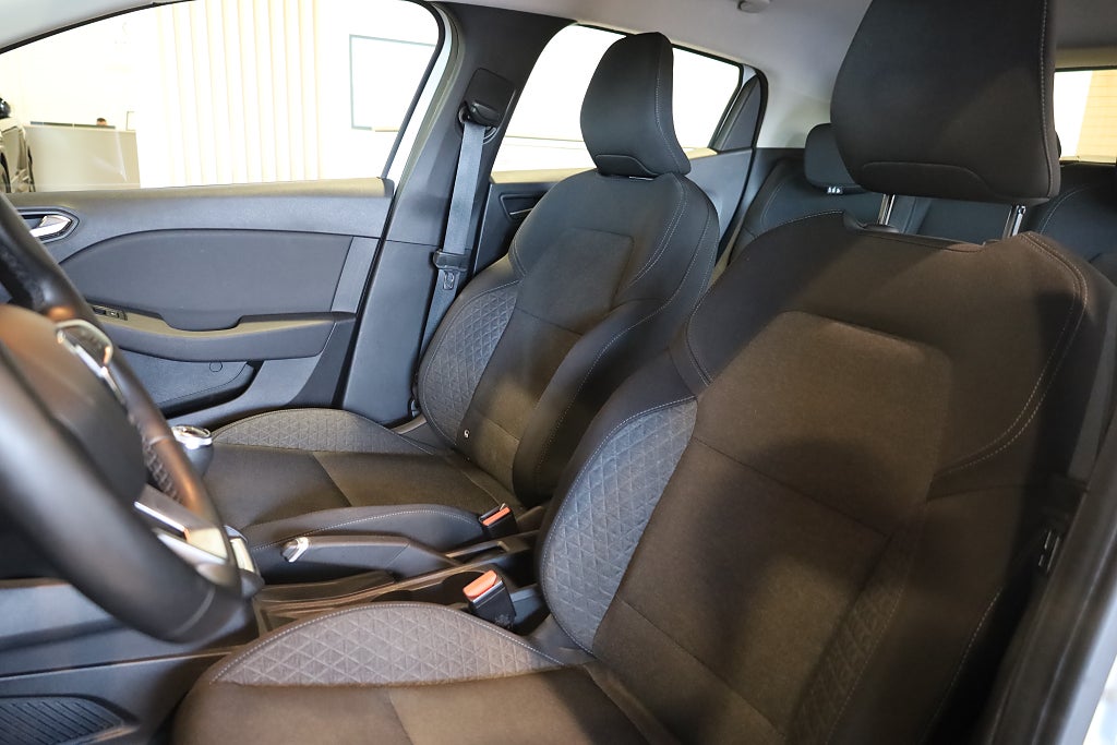 Renault Clio 1.0 TCe Zen 100HK CarPlay M-Värme PDC 2020