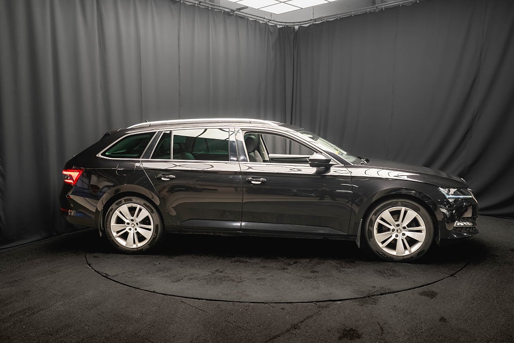 Skoda Superb TSI BUSINESS STYLE PANO B-VÄRM DRAG KAMERA CANTON