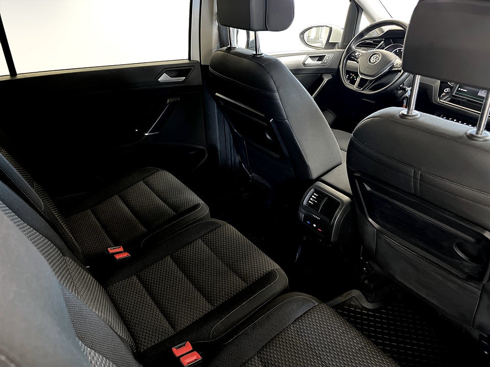 Bild på Volkswagen Touran Base 1.4 TSI 150hk Aut 7-SITS KAMREM BYTT B-KAMERA