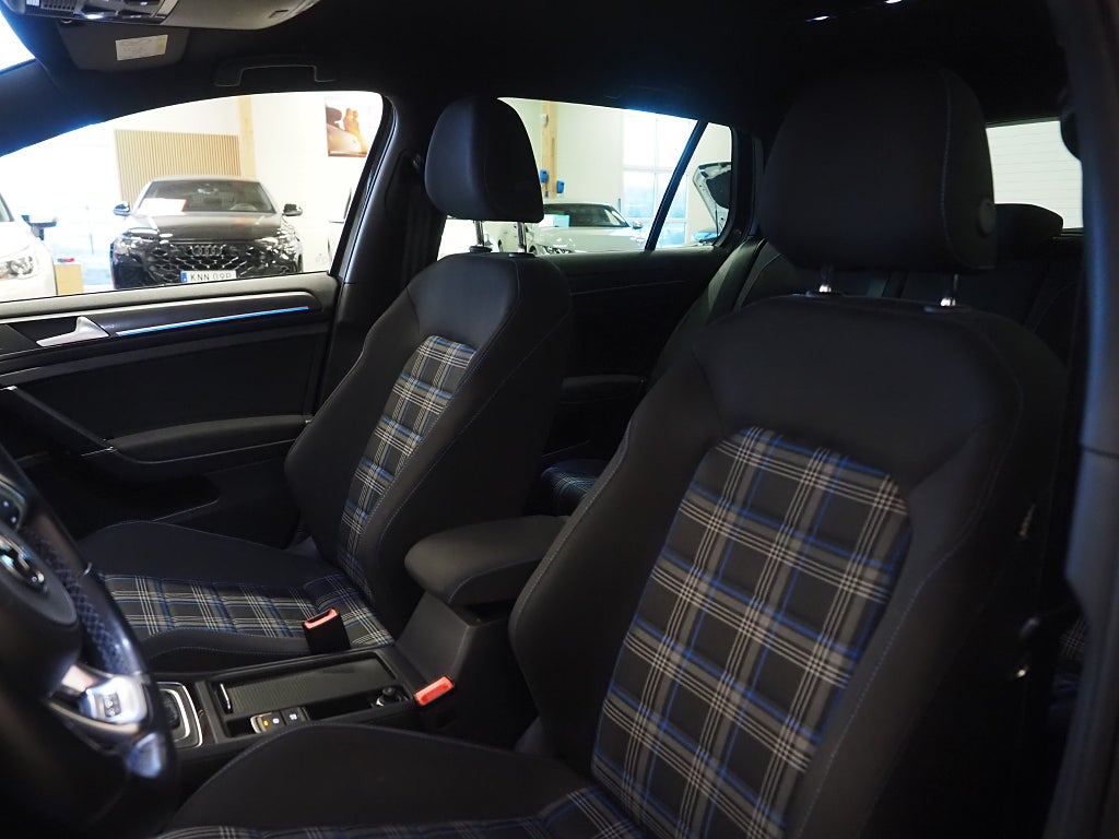 Volkswagen Golf GTE TSI 204hk Plug-In |Cockpit|Värmare|Navi|Kamera| 2018