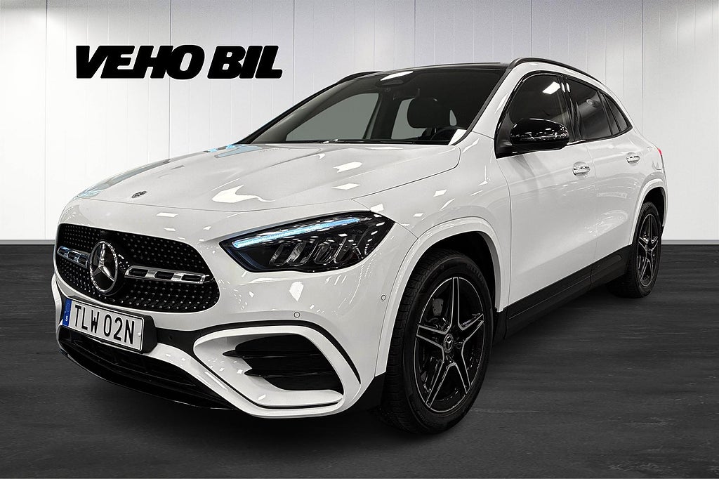 Mercedes-Benz GLA 250 e AMG Panorama Värmare Panelbelysning Keyless