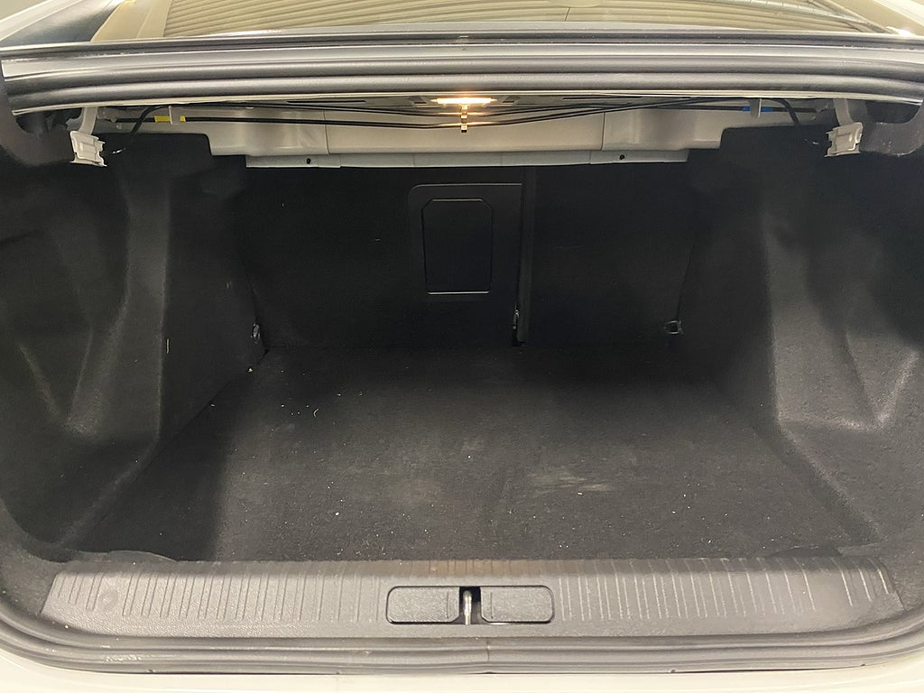 Bild på Citroën C4 X Shine 1.2 PT 130hk Aut - RATTVÄRME