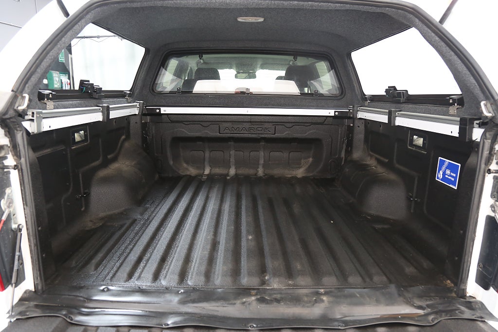 Volkswagen Amarok 2,0 TDI 4Motion Life DSG Flak Kåpa P-värme Drag Leasbar 2025