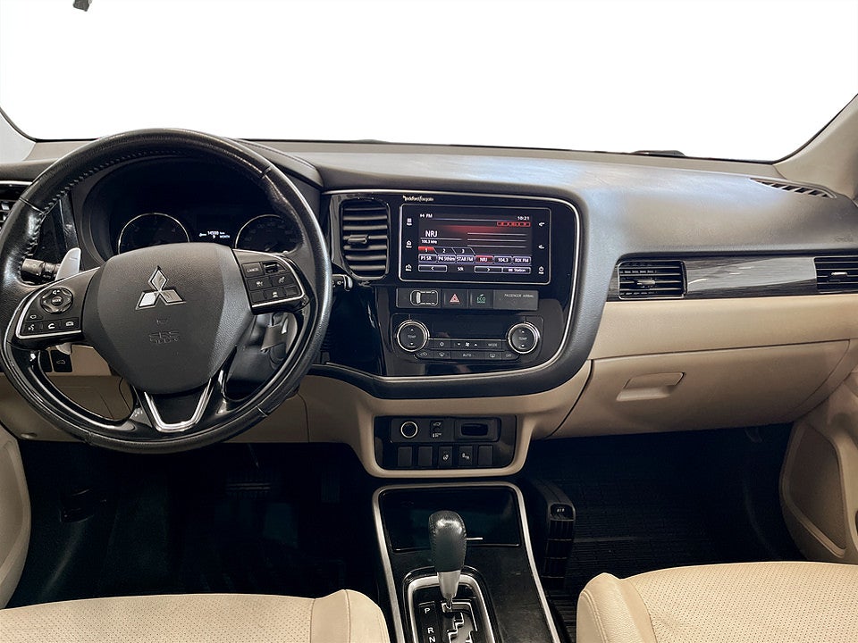 Bild på Mitsubishi Outlander Business 2.2 Di-D 150hk Aut 4WD B-KAMERA ELSTOL