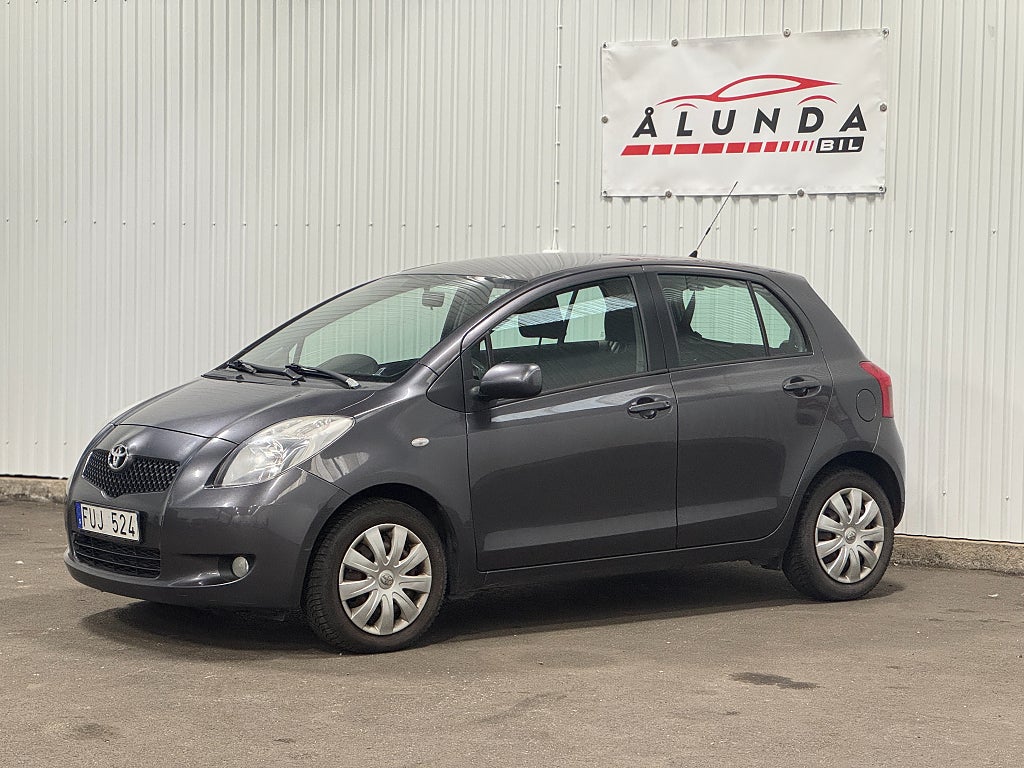 Toyota Yaris 5-dörrar 1.3 VVT-i / Nybesiktad / Nyservad