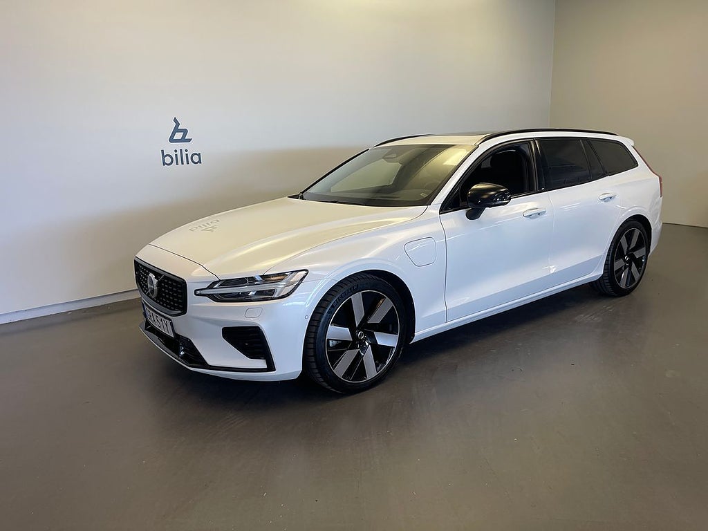 Volvo V60 Recharge T6 II Ultimate Dark/ Panoramatak/ Head...