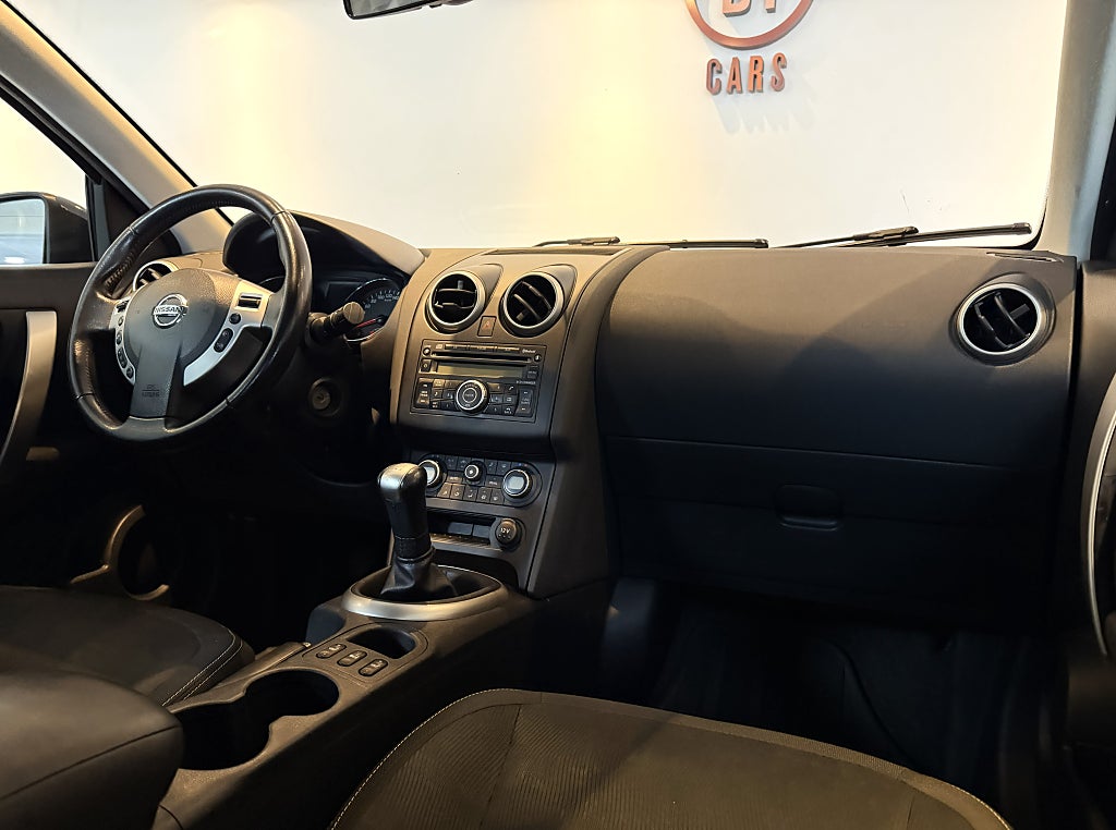 Nissan Qashqai 1.6 114HK NYBESIKTIGAD KAMKEDJA FARTHÅLLARE P-SENSOR