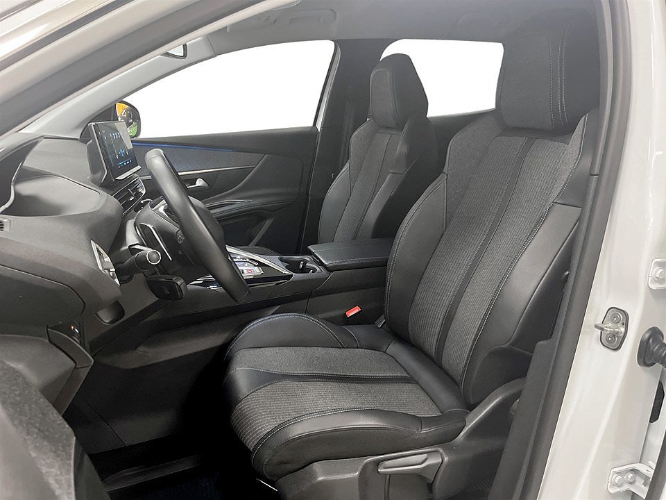 Bild på Peugeot 3008 Allure Pack 1.2 PT 130hk Aut - BACKKAMERA, KEYLESS