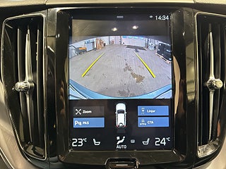 Volvo XC60 B4 AWD Aut Momentum Värmare Kamera GPS Skinn S&V-däck