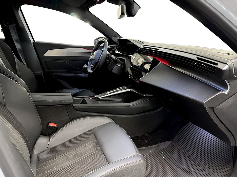 Bild på Peugeot 308 5D GT 1.2 PT 130hk Aut B-KAMERA CARPLAY