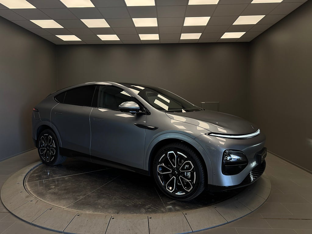 XPENG G6 AWD Ventilerade säten, Massage & digital backamera