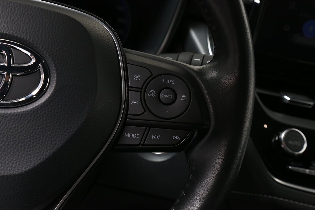 Toyota Corolla 1,8 Hybrid e-CVT 140hk Active Plus Aut Navi Dragkrok