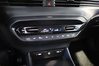 Halvkombi Hyundai i20 19 av 24