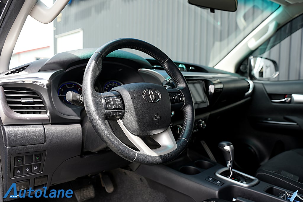 Toyota Hilux Dubbelhytt 2.4 AWD Dragkrok,CarPlay,Kamera 150hk