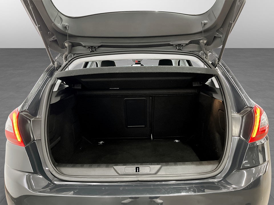 Bild på Peugeot 308 5D Allure 1.2 PT 130hk Aut CARPLAY BACKSENSORER