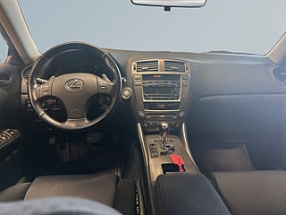 Lexus IS 250 2.5 V6 Mvärmare Kamkedja S&V-däck Farthållare – bild 8