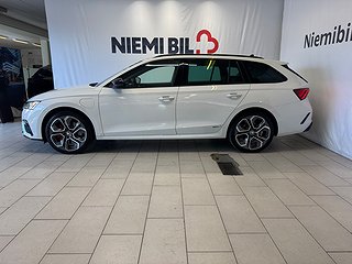 Skoda Octavia Kombi RS iV PLUG-IN/Drag/Kamera/Mvärm/Pano/S&V