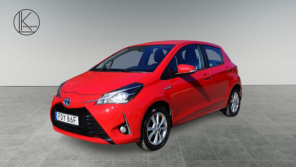 Toyota Yaris Hybrid e-CVT Active MOMS/Backkamera/Värmare/1 ägare