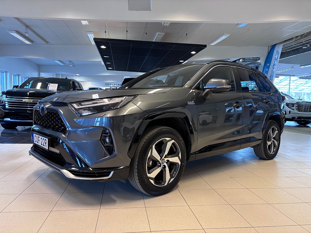 Toyota RAV4 Laddhybrid X EDITION Vinterhjul M-värmare Drag