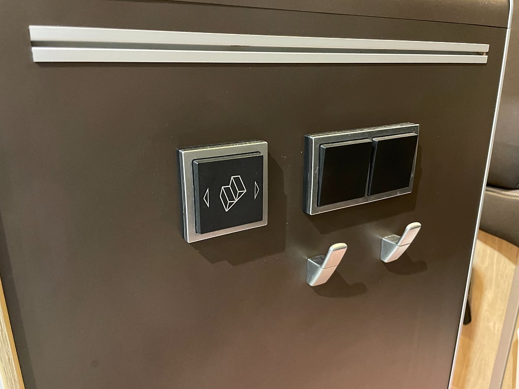 Hymer Grand Canyon / Solcell / B-körkort / Plåtis / Markis - Hymer