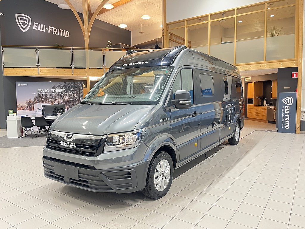 Adria TWIN MAX 680 SLB (NY+MAN+Adaptiv+Pano+Långbädd+Aut 180hk)