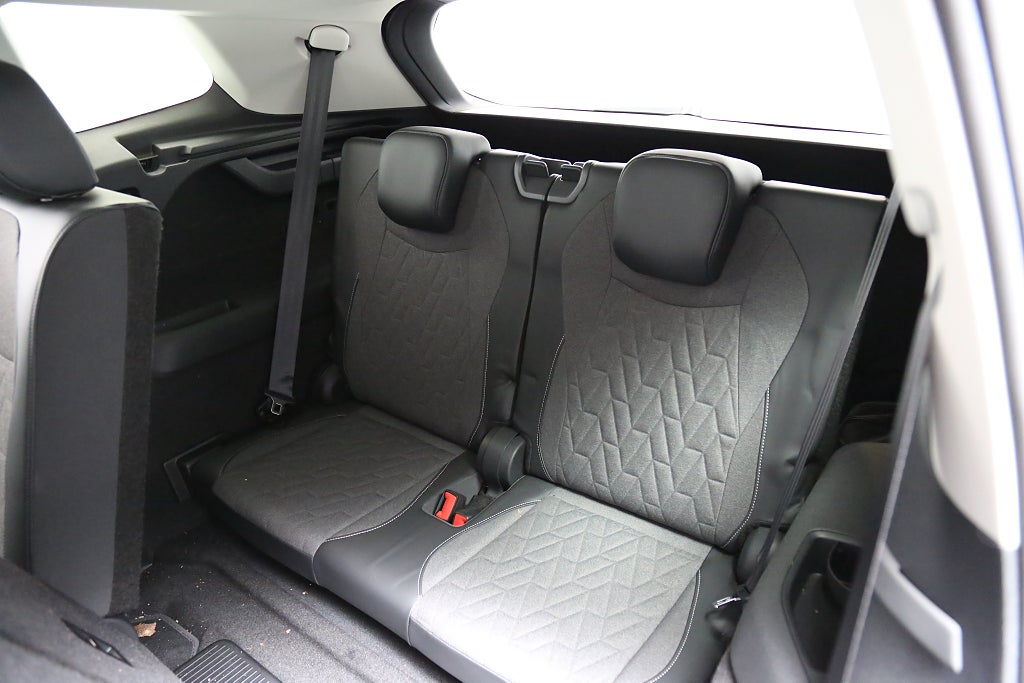 Volkswagen Tayron 1,5 eTSI Life EDT 7-Sits Värmare Drag VAT 2025