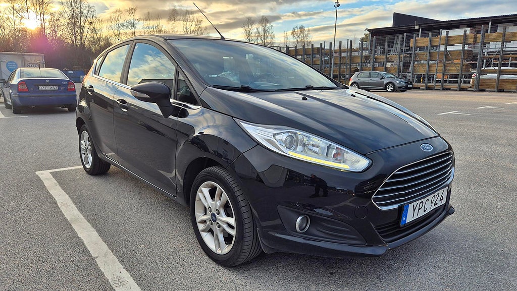 Ford Fiesta 5-dörrar 1.0 EcoBoost Titanium EU6 Ny kamrem/Nybes 