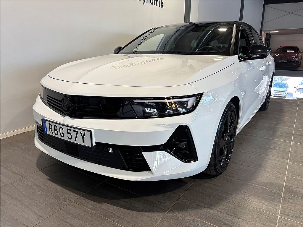 Bild på Opel Astra ST GS 1.2 PT 130hk Aut - BACKKAMERA, V-Hjul ingår