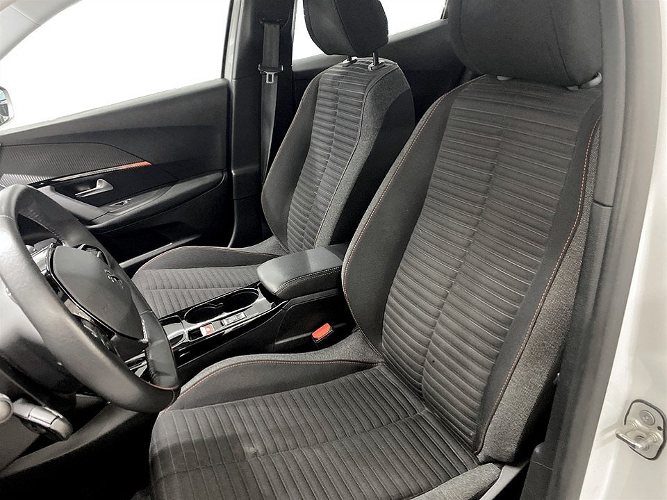 Bild på Peugeot E-2008 Active Pack 50 kWh 136hk Aut - CARPLAY