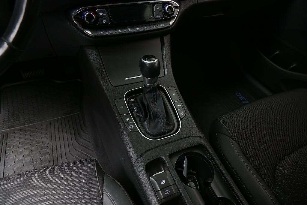 Hyundai i30 1,6  CRDi 136hk Premium Aut Kamera Navi Keyless 2018