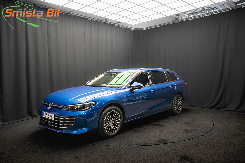 Volkswagen Passat eHybrid ELEGANCE DRAG KAMERA MASSAGE 1-ÄGARE MOMS