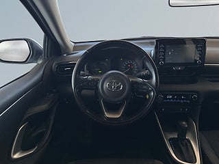 Toyota Yaris Hybrid CVT Active S&V-hjul/Adaptiv Farthållare/Kamera – bild 9