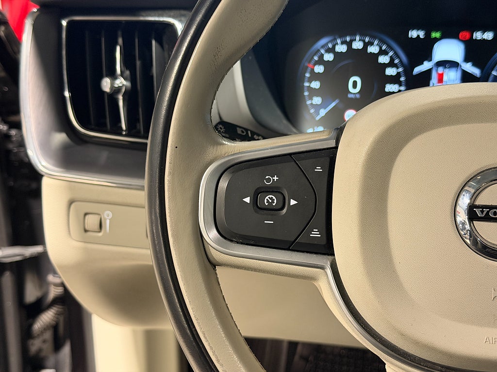 Volvo XC60 T5 | AWD | Momentum | Ny servad  | Värmare Voc 2019