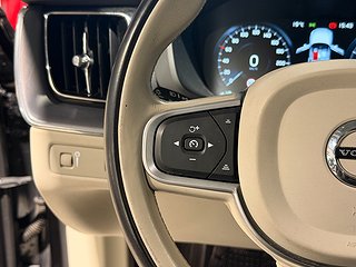 SUV Volvo XC60 15 av 25