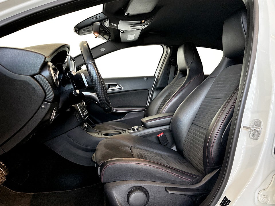 Bild på Mercedes-Benz A180 AMG Line 122hk Aut SPORTSTOLAR BLUETOOTH