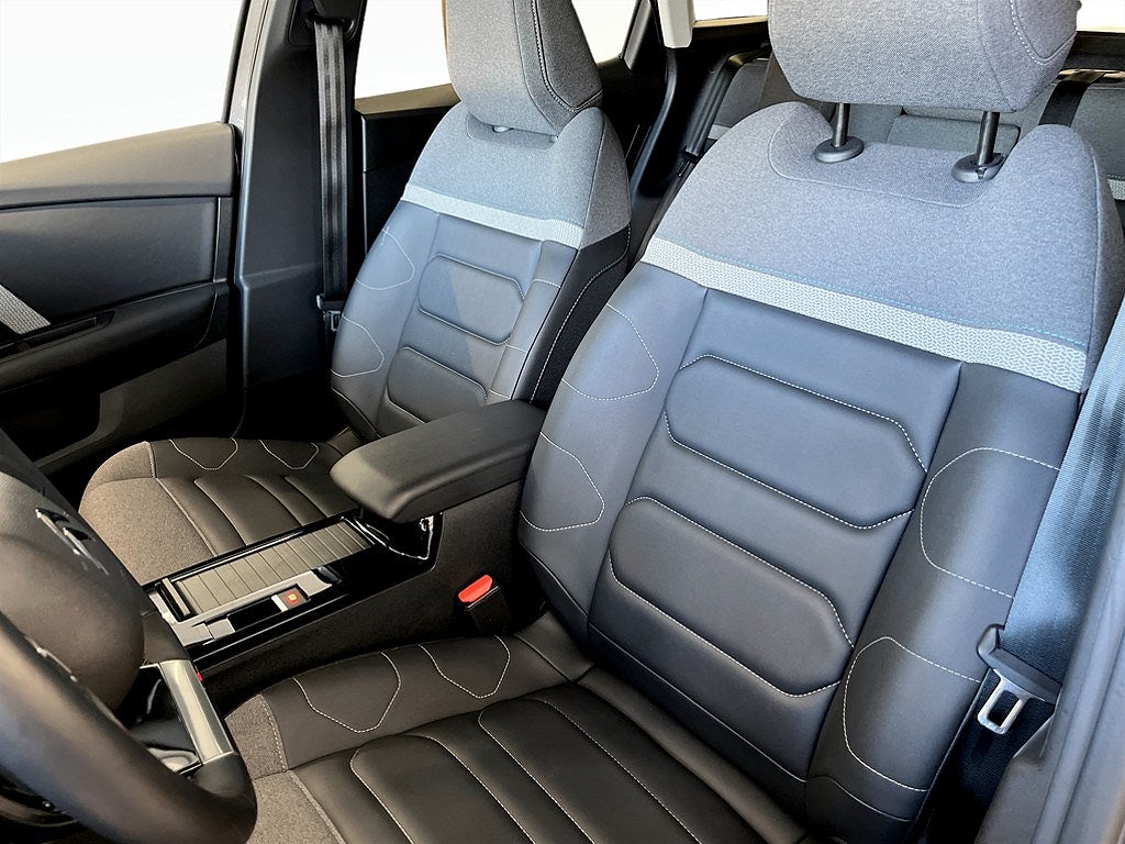 Bild på Citroën C4 Shine 1.2 PT 130hk Aut - B-KAMERA, CARPLAY, NAVI