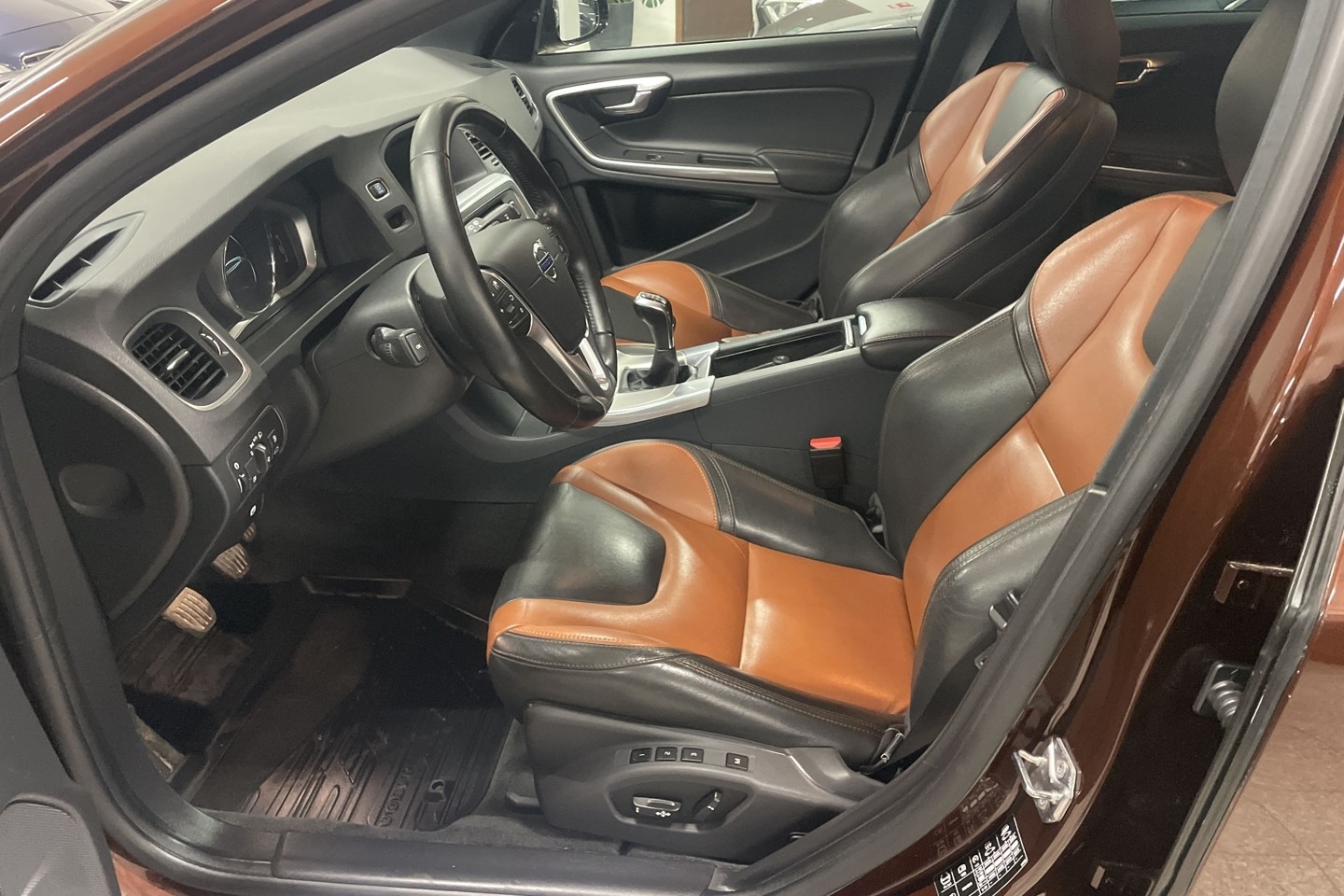 Volvo V60 Cross Country D3 Summum Euro 6 2017, bild 6/49
