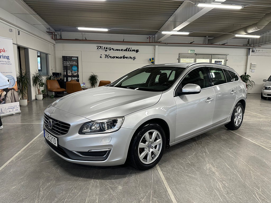Volvo V60 D4 Momentum Värmare Dragkrok Rattvärme Kamrembytt