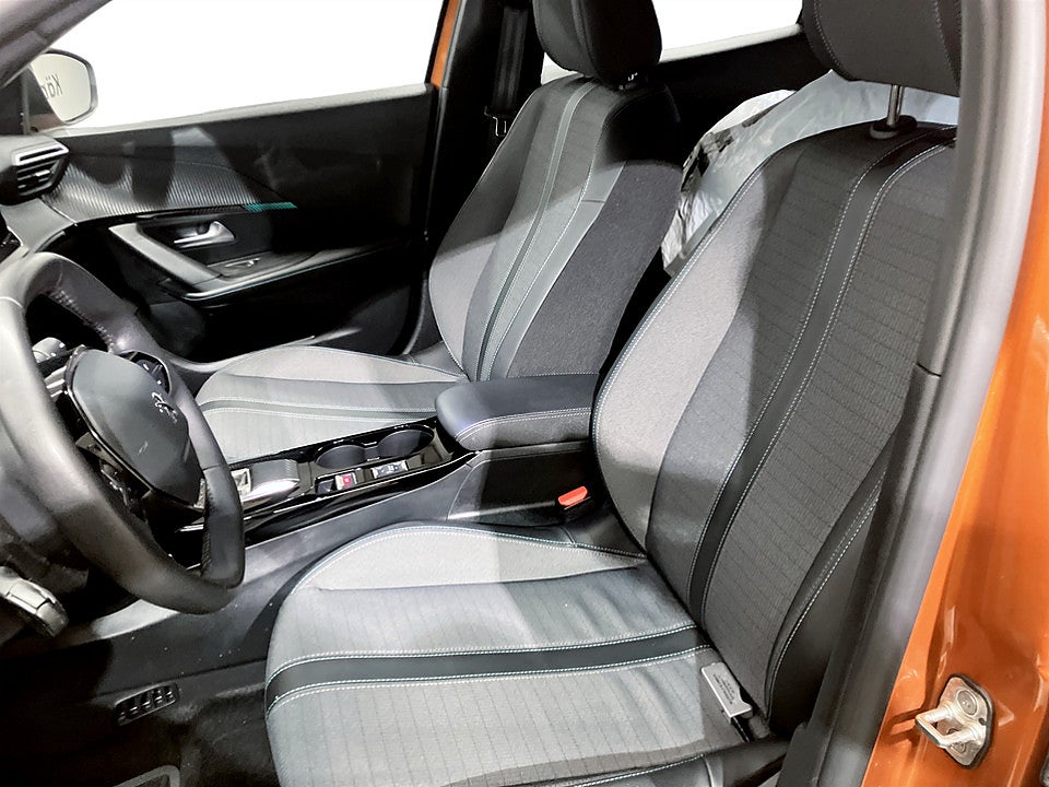 Bild på Peugeot E-2008 Allure 50kWh 136hk Aut B-KAMERA CARPLAY