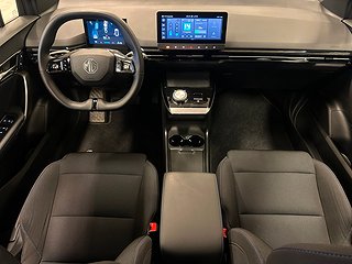 MG 4 Electric 51 kWh Värmare/MOMS/SoV-däck/35 mil räckvidd