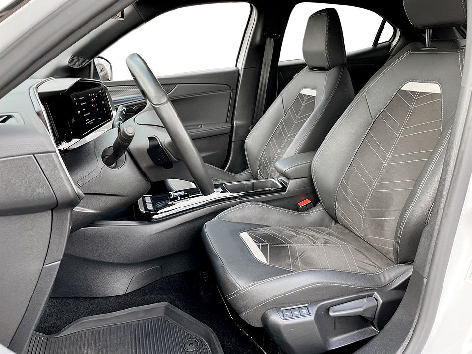 Bild på Opel Mokka Ultimate 1.2 PT 130hk Aut - B-KAMERA, CARPLAY