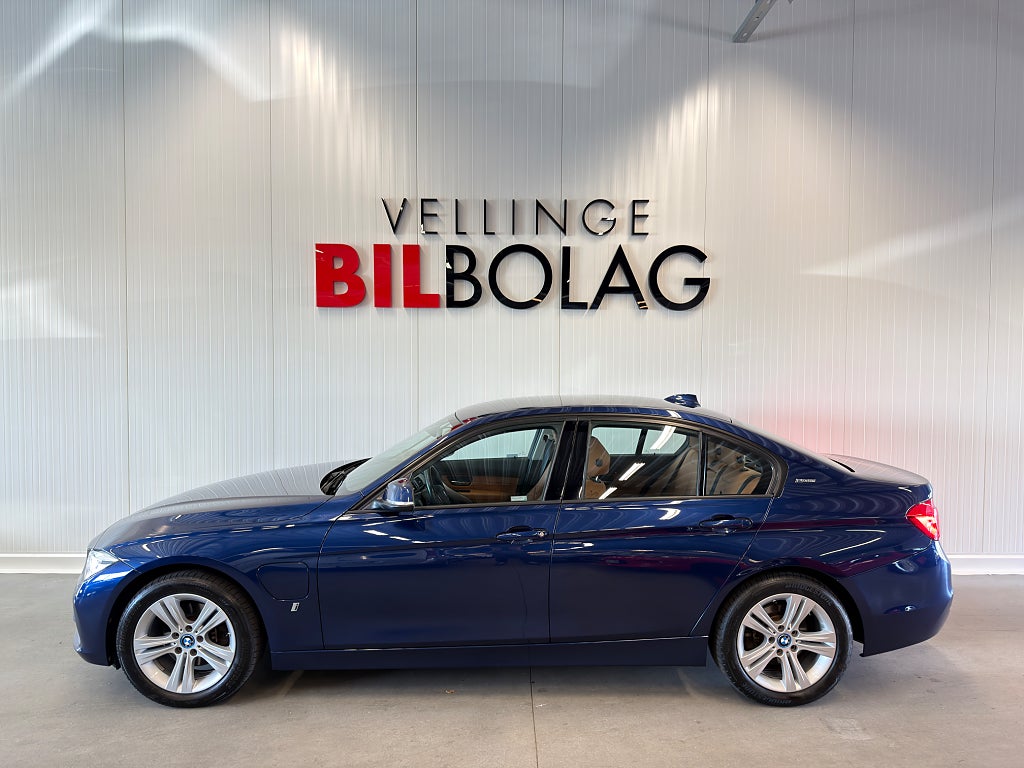 BMW 330e Sedan Steptronic Sport line Skinn B-Kamera Navi