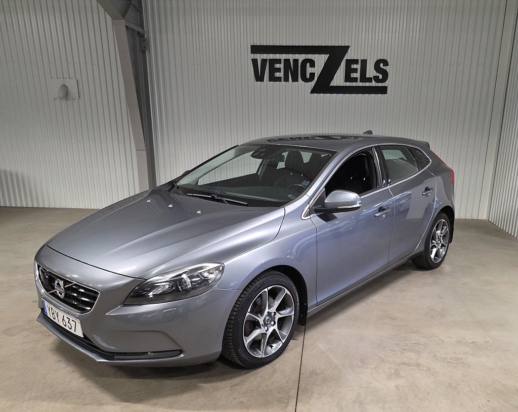 Volvo V40 D3 Momentum Business Edition Pro Drag GPS Värmare VOC