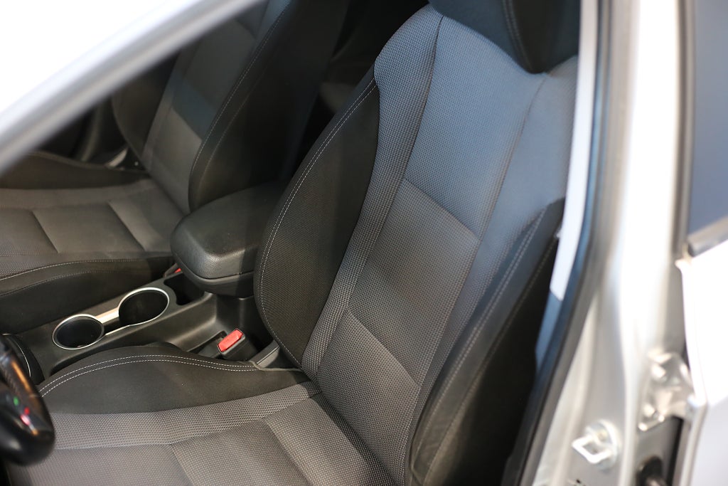 Hyundai i30 1.6 CRDi *3,99%*Business Rattvärme Drag 1 ägare