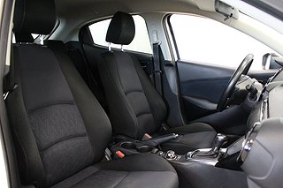 Halvkombi Mazda 2 7 av 20