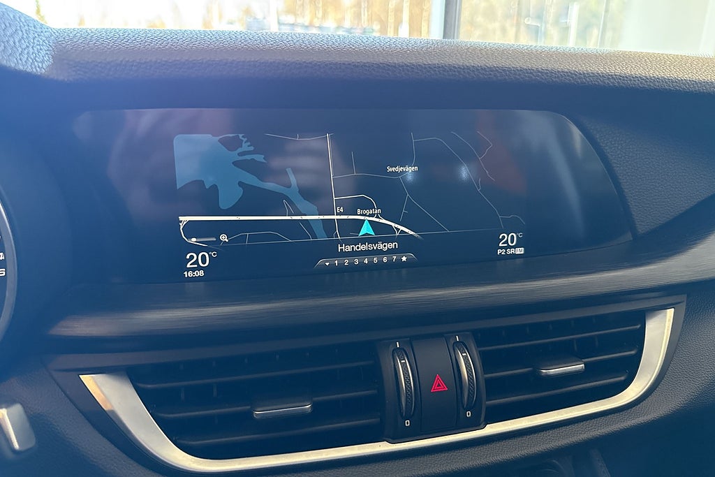 Alfa Romeo Stelvio 2.0 Turbo Super 16V Q4 Kamera Drag Navi  miniatyr 8